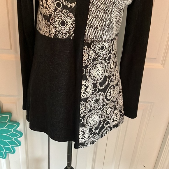 Fabulous black poly/cotton sweater w/light cowl neck in creamy blackgray pattern - Picture 3 of 11